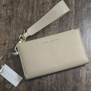 KATIE LOXTON Beige Leather Wristlet Clutch New‎ Gold Hardware